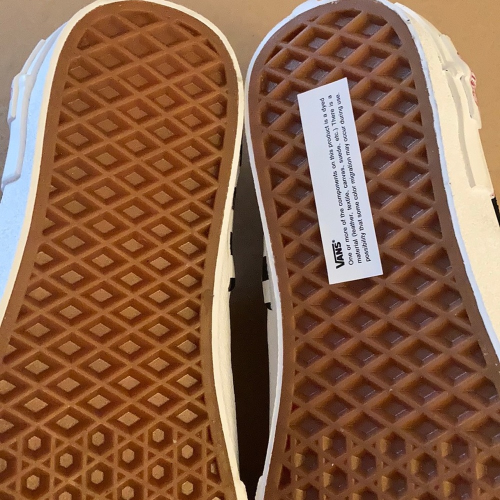 Vans - Picture 12 of 15